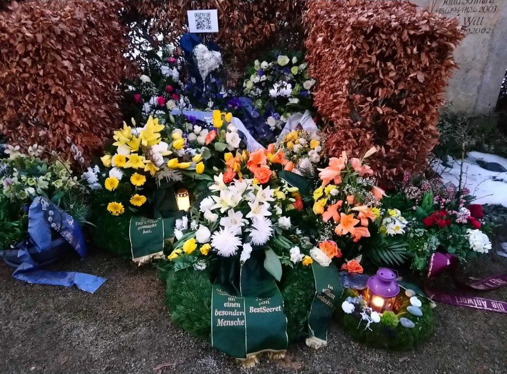 Benjamin Scharf Blumen Grab